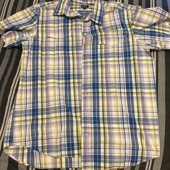 Old Navy Other - Mens old navy button down short sleeve XL